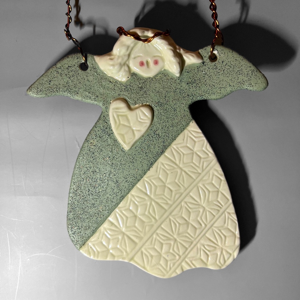 Spring Kitchen Angel - Picture 2 of 8